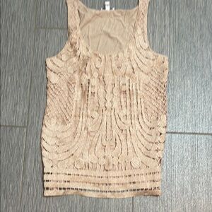 Express XS TP dress up tee with great detail